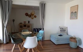 Superb Apartment Near The Sea